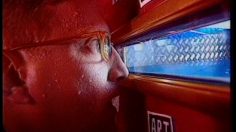 poster-8898-new-moment-magazine-peep-show-236x132