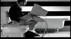 poster-9834-noticias-editorial-aux-chiottes-l-ordi-236x132