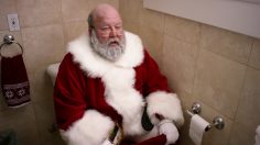 poster-25707-poo-pourri-even-santa-poops-236x132