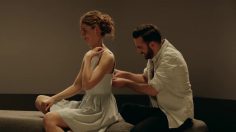 poster-26160-garnier-ultra-doux-corps-la-douceur-prend-corps-236x132