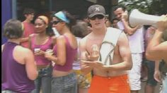 poster-26408-protection-sante-port-preservatif-contraception-carnaval-236x132