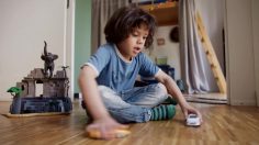 poster-26472-mercedes-benz-c-class-the-uncrashable-toy-cars-236x132