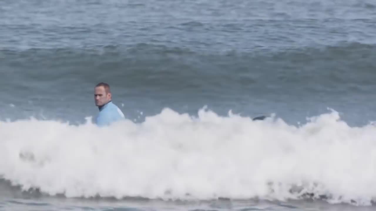 Vidéo : le surfeur Mick Fanning attaqué par un requin en Afrique