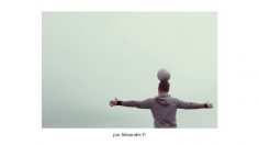 poster-27350-apple-le-beau-football-236x132