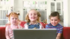 poster-28154-four-seasons-condoms-preservatifs-the-extendables-236x132