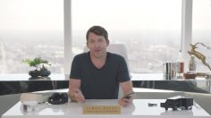 poster-28658-tinder-chief-blunt-officer-236x132