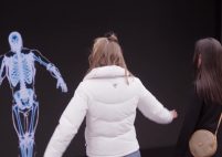 poster-30149-saaq-societe-de-l-assurance-automobile-quebec-stunt-pietons-201x142