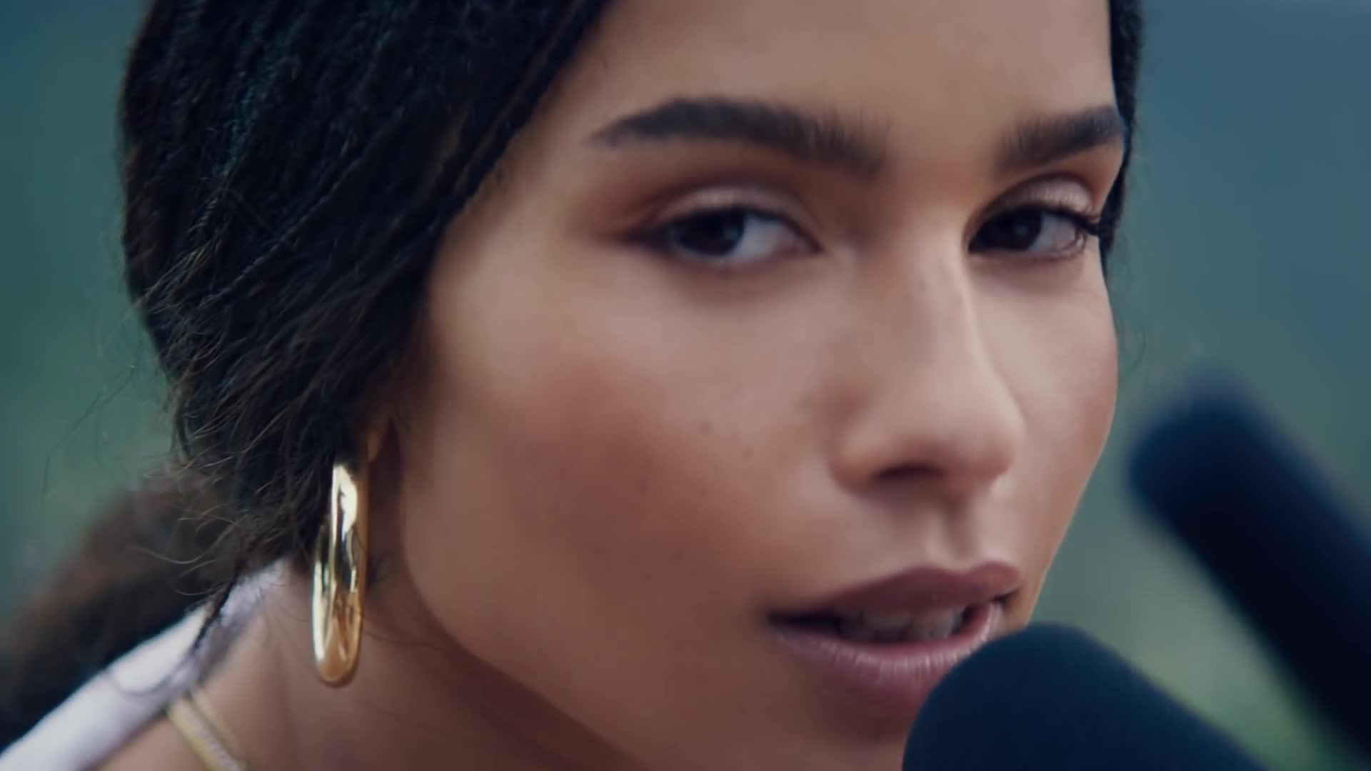 michelob ultra zoe kravitz