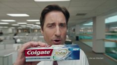 poster-30304-colgate-total-sf-close-talker-236x132