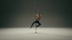 poster-30482-theorie-du-complot-et-pole-dance-2019-03-06-236x132